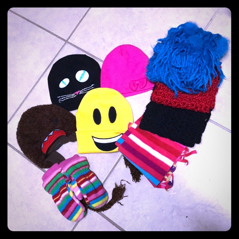 ⛄️Bundle of Kids Winter Hats n Scarves